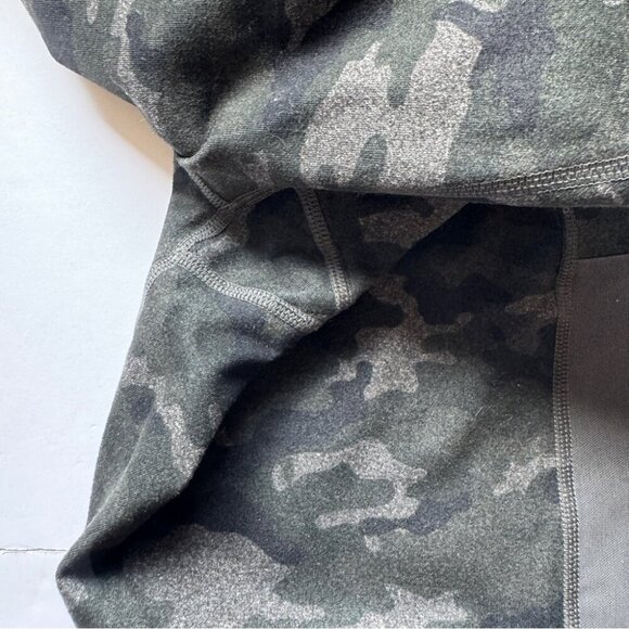 Fabletics Bundle of 2 Leggings Gaviotta  Navy & On The Go Powerhold Camo Sz S - Picture 9 of 16